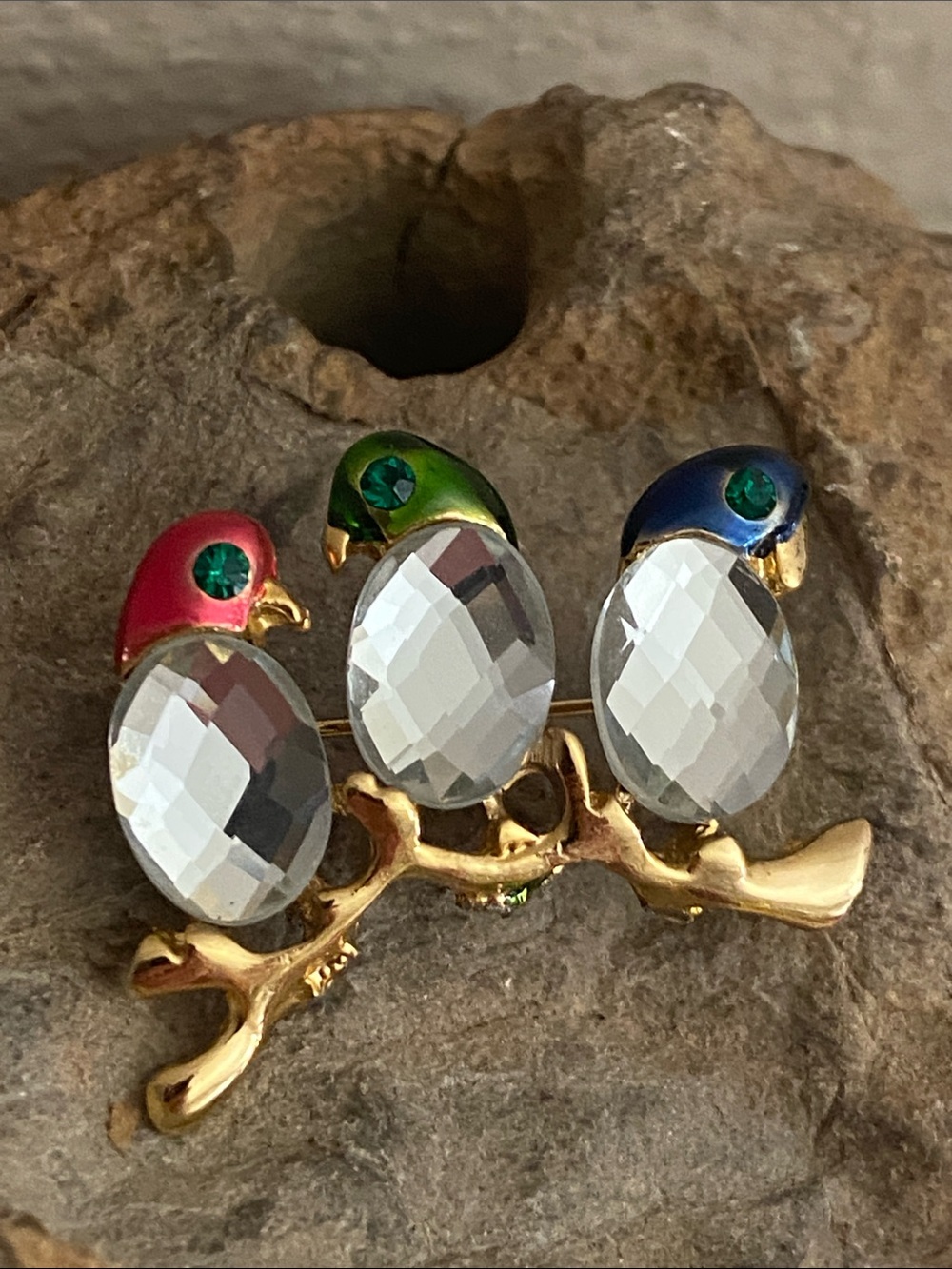 5/$10❤️❤️❤️New 3 Birds on a Branch Broach